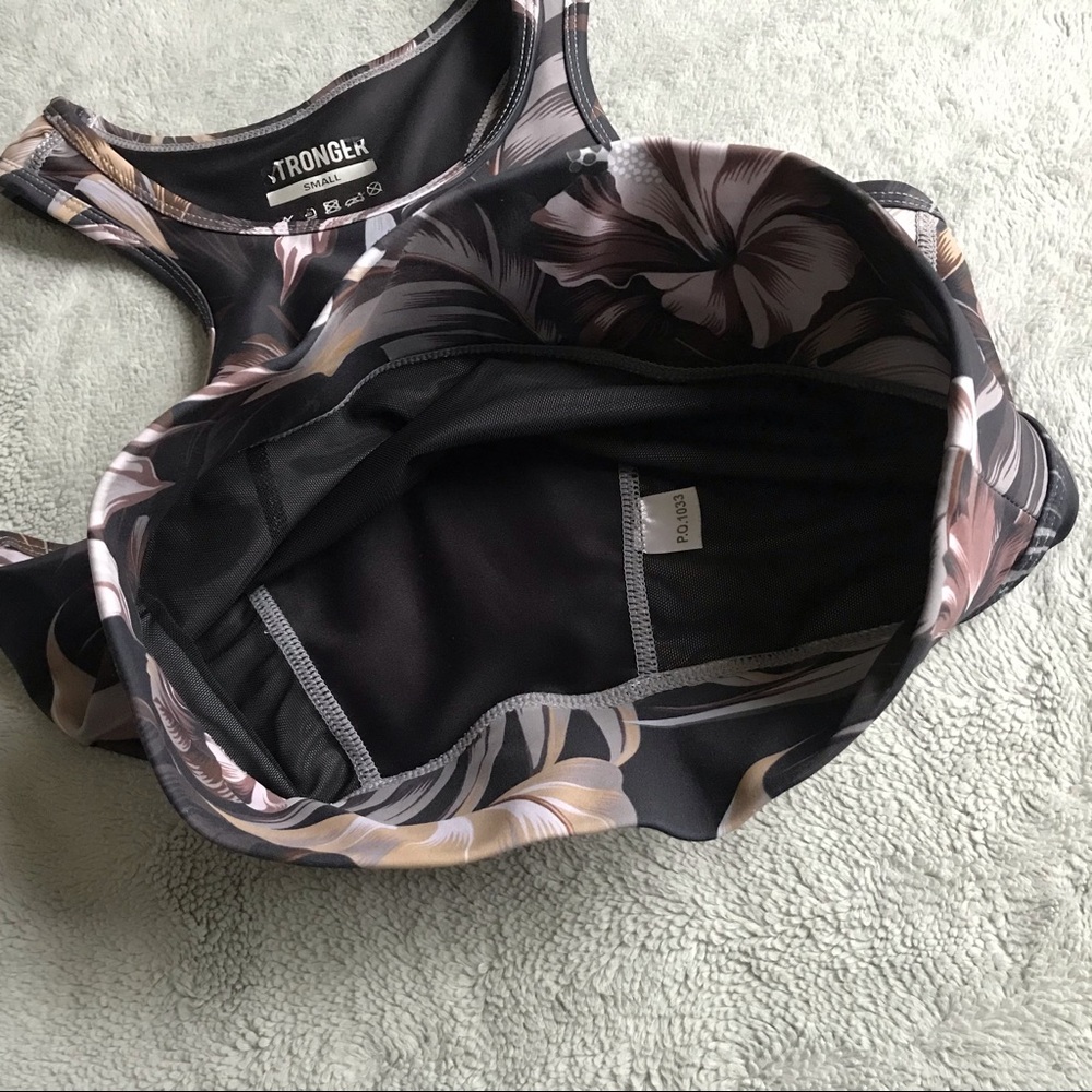 Stronger The Label Freedom Floral Hawaiian Crop - Picture 5 of 11